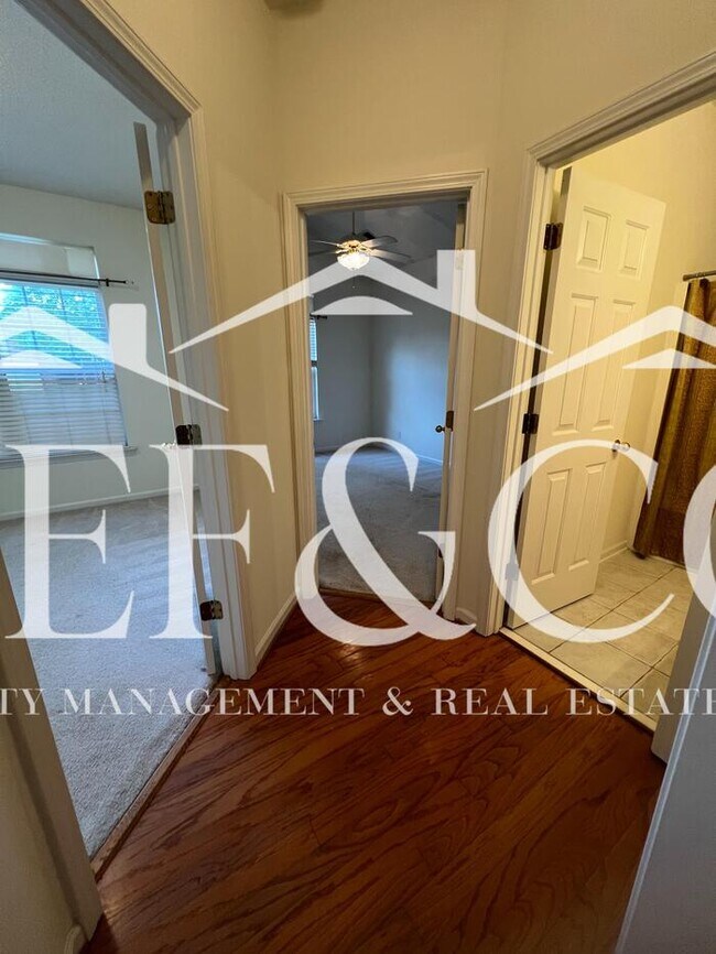 Building Photo - Spacious 3-Bedroom, 2-Bathroom Home in Rock Springs Community