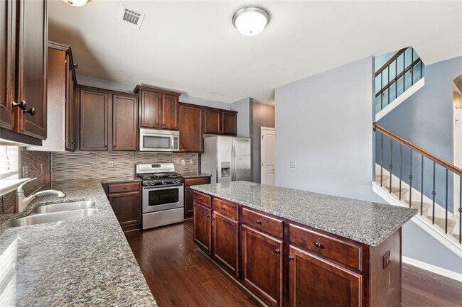 Building Photo - 6331 Salinger Ct