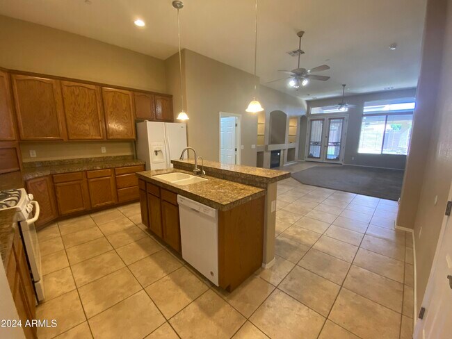 Building Photo - 13510 W Avalon Dr