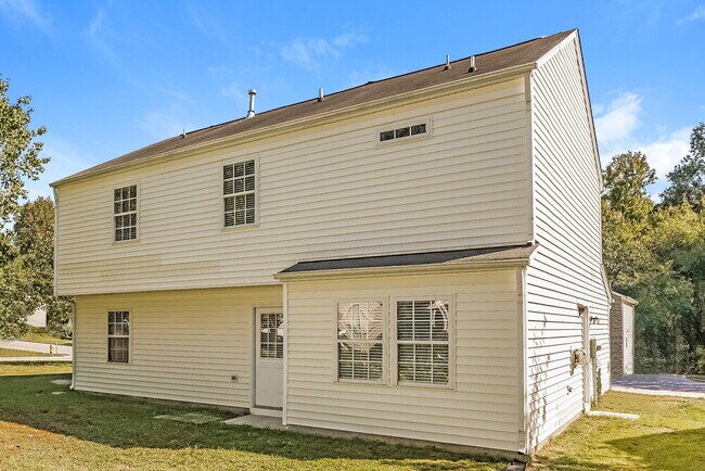 Building Photo - 514 Laurens Way