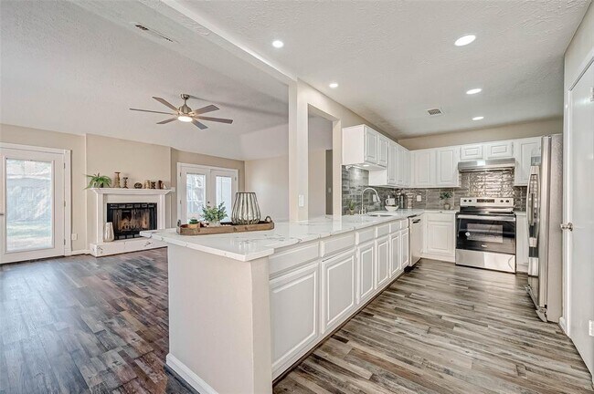 Building Photo - 13002 Kingsmill Dr