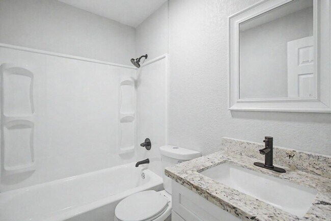 Building Photo - 108 Phylis Dr