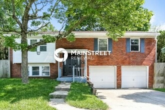 Building Photo - 3 Bedroom Pet-Friendly Home in Columbus, OH with Main Street Renewal