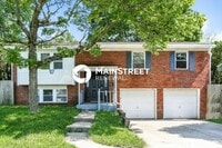 Building Photo - 4 Bedroom Pet-Friendly Home in Columbus, OH with Main Street Renewal