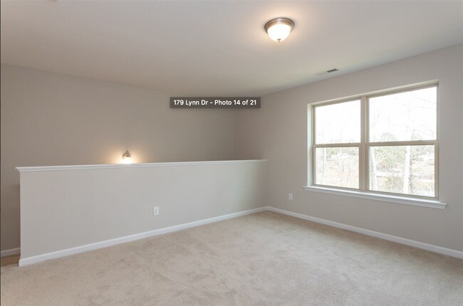Building Photo - 179 Lynn Dr