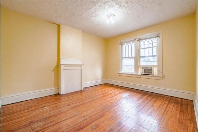 Building Photo - Incredible 6 Bedroom Home OSU Campus – Ren...