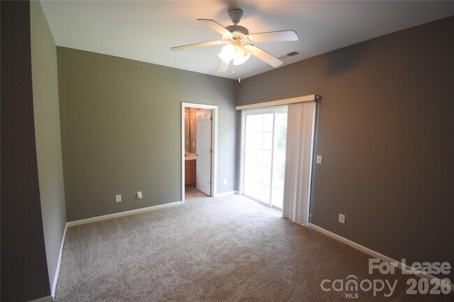 Building Photo - 2849 Summergrove Ct