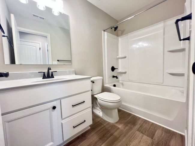 Building Photo - 372 Traminer Wy