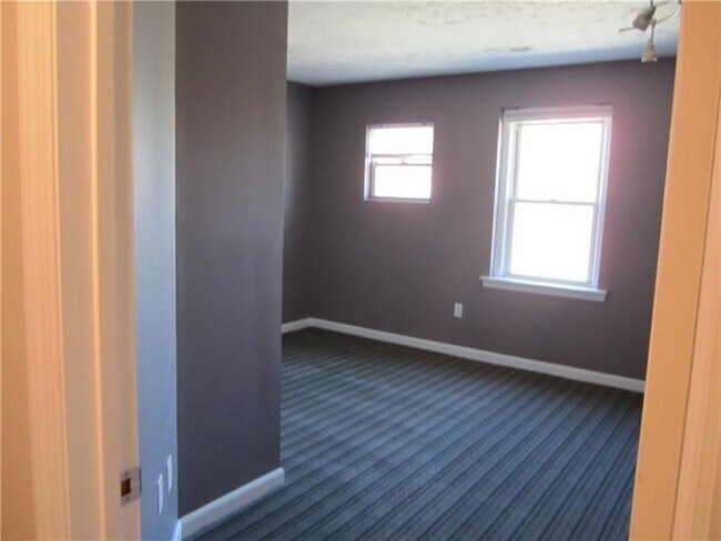 Building Photo - 600 S Negley Ave