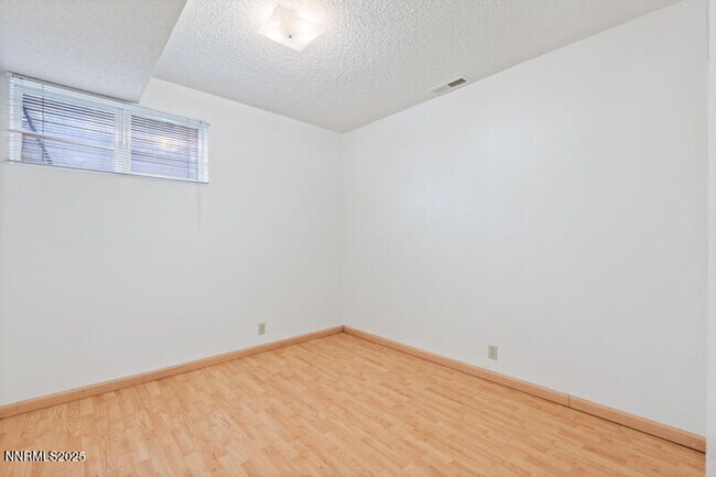 Building Photo - 1880 Becky Ct