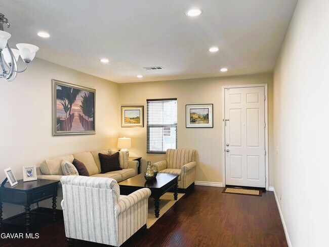 Building Photo - 37701 Tamarind Ct
