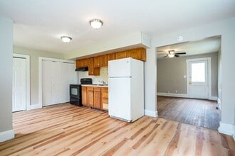 Building Photo - 20 Vernon Ave