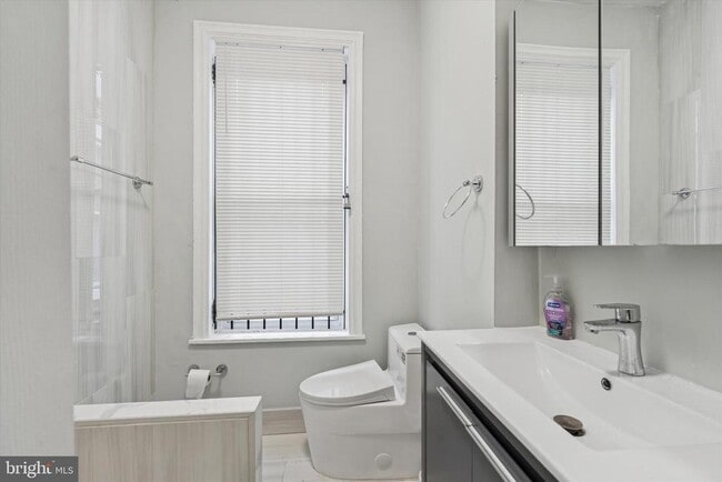 Building Photo - 2422 W Norris St