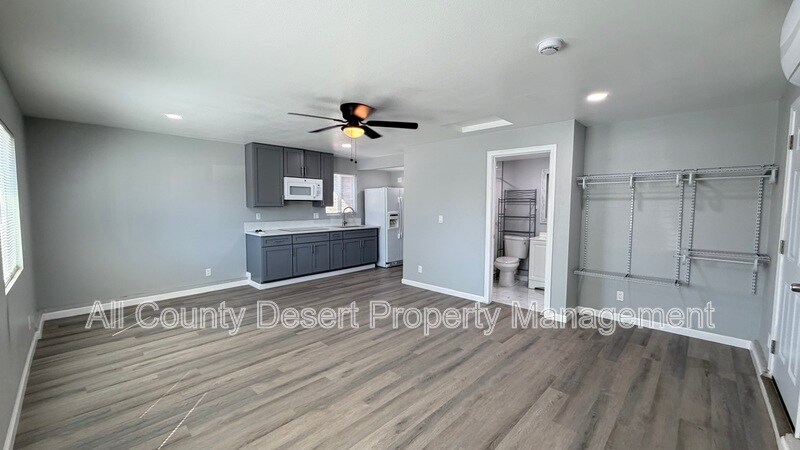 Building Photo - 81294 Poppy St