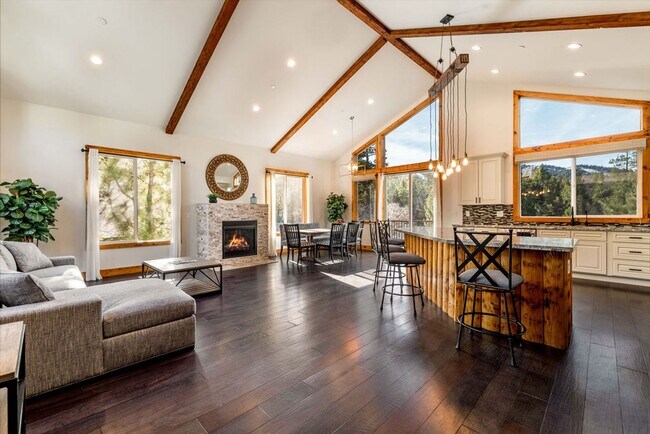 Building Photo - Stunning 4-Bedroom Home with Amazing Views, EV Charger & Solar in Big Bear!