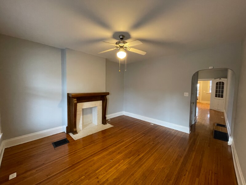 Building Photo - 80 W Greenwood Ave