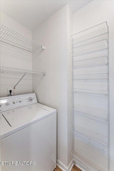 Building Photo - 8930 Wesley Pl