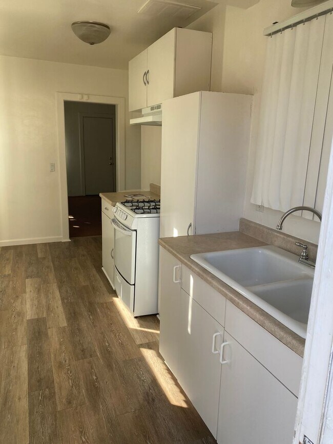 Building Photo - 1757 6th St