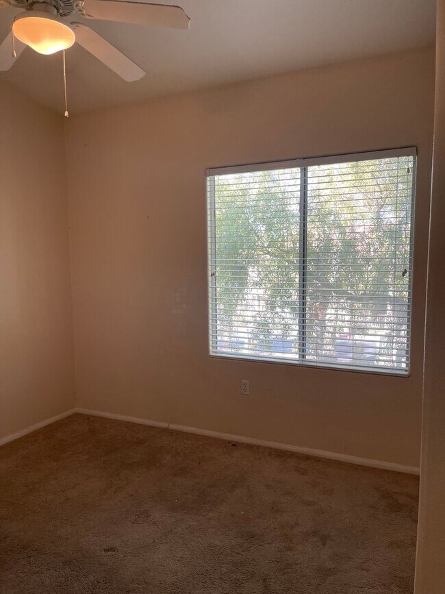 Building Photo - 3395 Cactus Shadow St