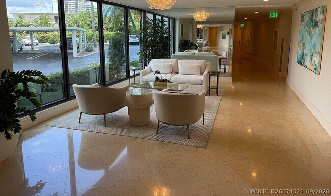 Building Photo - 5200 N Flagler Dr