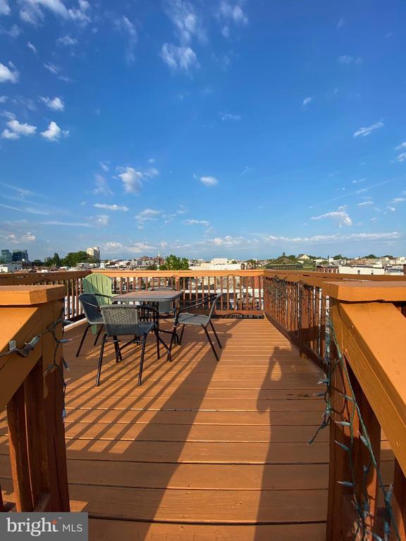 Building Photo - 1444 S Charles St