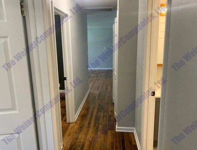 Building Photo - 3-Bedroom/1-Bathroom Home – Available August!