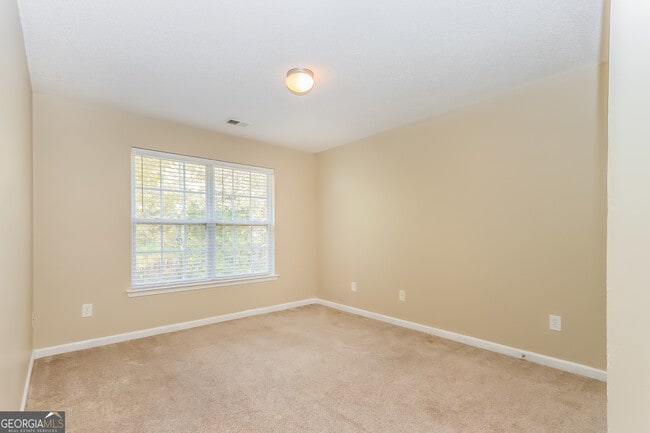 Building Photo - 105 Lossie Ln