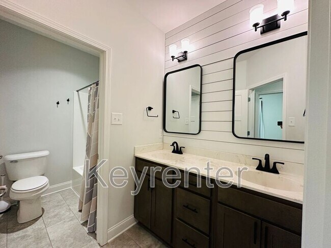 Building Photo - 1128 Belle Pond Ave