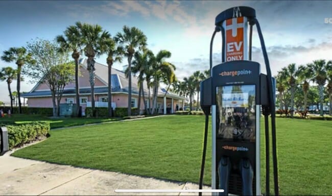 Building Photo - 5011 Starfish Dr SE