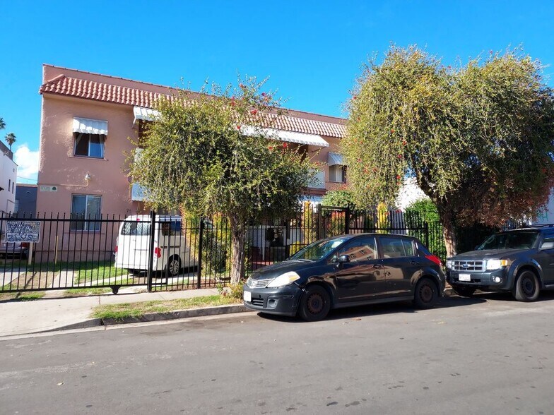 Building Photo - 1645 N Harvard Blvd