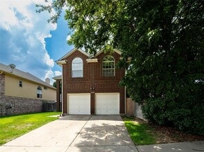 Building Photo - 6805 Hickory Creek