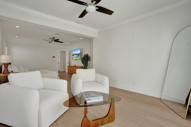 Building Photo - 885 Nafa Dr
