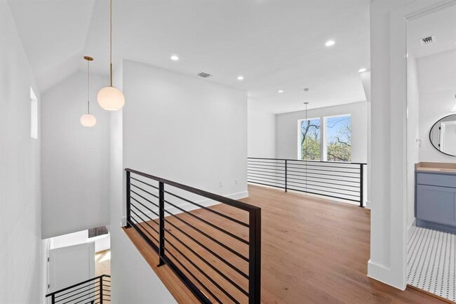 Building Photo - 710 Philco Dr