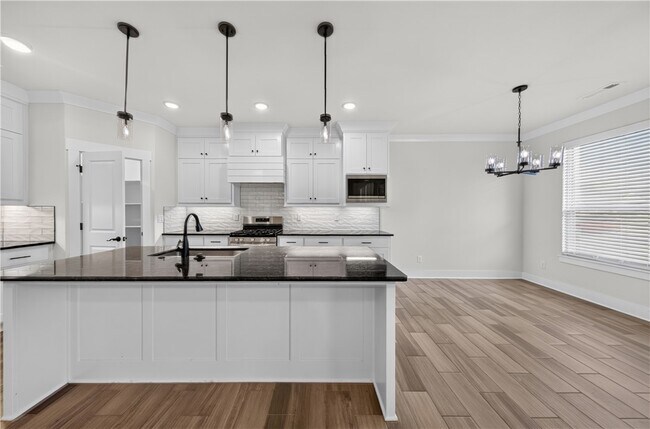 Building Photo - 2040 Myrrh Pl