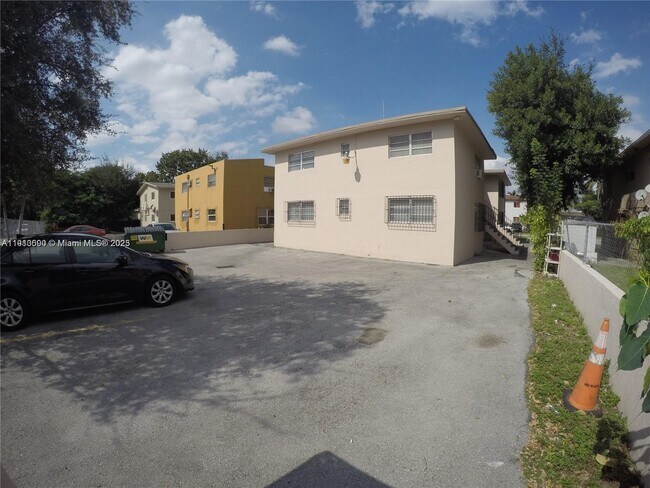 Building Photo - 1828 NW 19th St