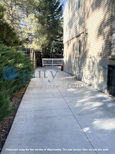 Building Photo - 1341 Merritt Cir