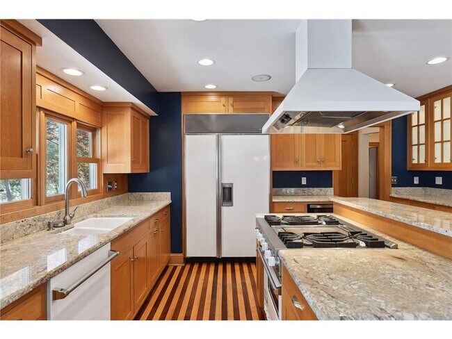 Building Photo - 5207 Doncaster Way