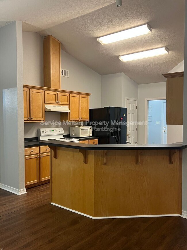 Building Photo - 4742 Spencer Oaks Blvd