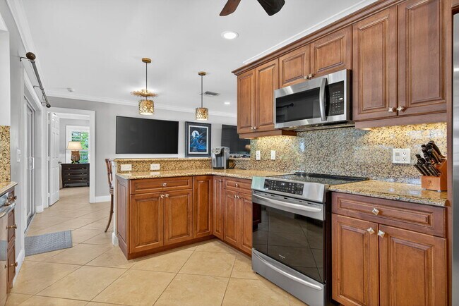 Building Photo - 728 Waterway Dr