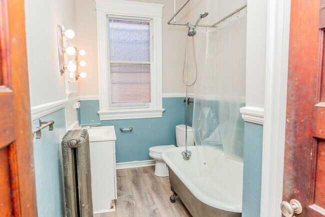 Building Photo - 2205 Floyd Ave