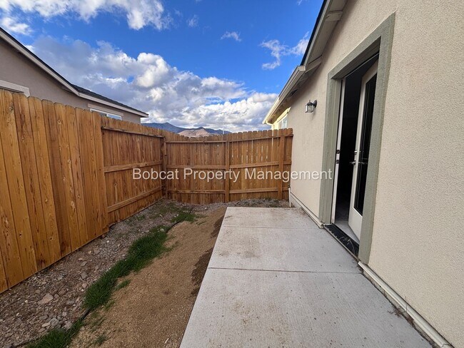 Building Photo - Large Home in Dayton with Mother In Law Quarters