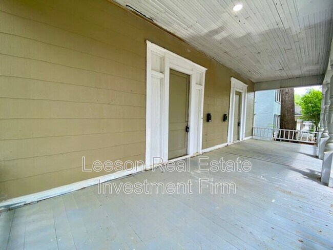 Building Photo - 548 Dalzell St