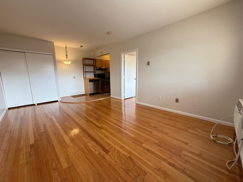 Building Photo - 5 Arizona Ter