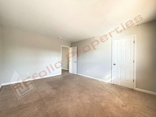 Building Photo - Lovely 4 Bedroom, 2.5 Bath Single-Family H...