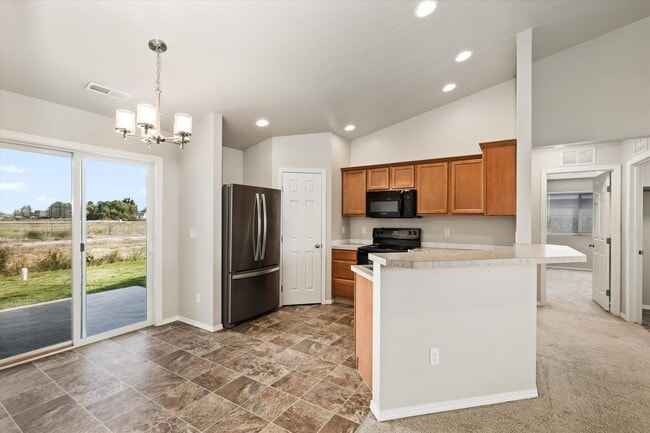 Building Photo - 4 Bedrooms Plus Bonus Room _ Dog Friendly!!