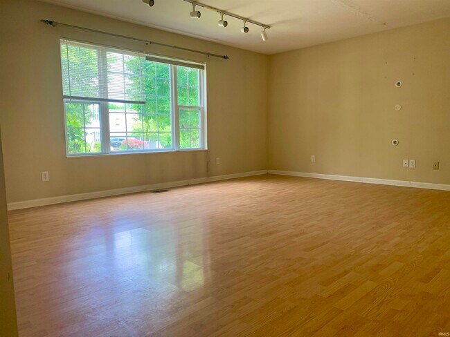 Building Photo - 3882 Claybridge Dr