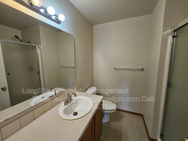 Building Photo - 7445 SE Crystal Springs Blvd