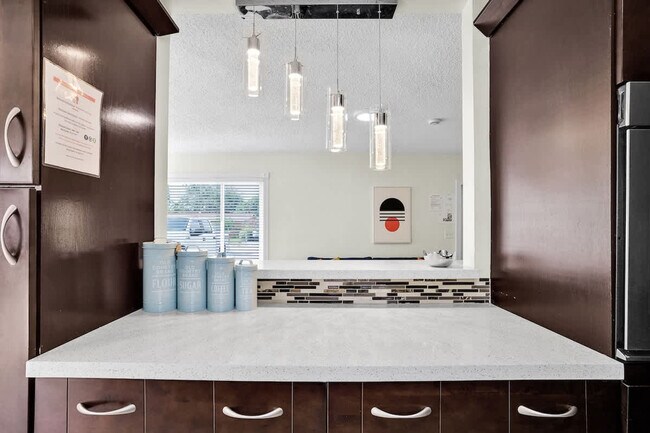 Building Photo - 6452 Custer St