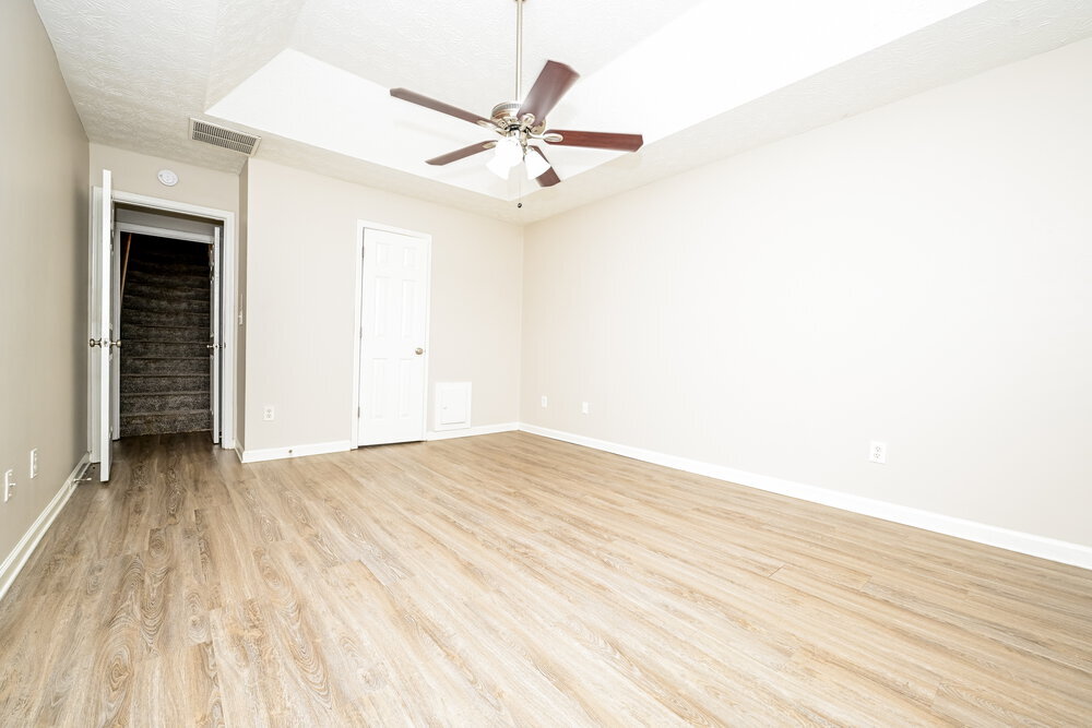 Building Photo - 330 Fieldstone Ln