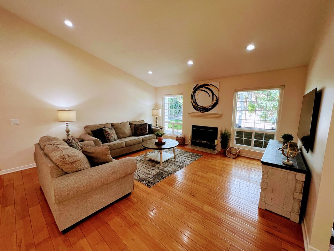 Building Photo - 5309 Lockhurst Dr